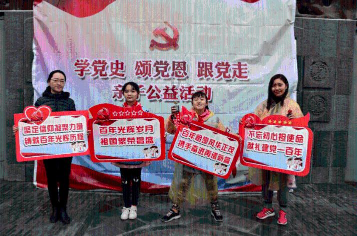 同伴反馈主要理论依据是()。 A.建构主义学习理论 B.社会学习理论